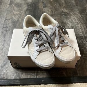 a new day Maddison Mixed Fabric Lace Up Sneakers Size 8.5